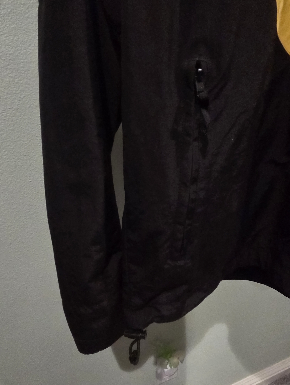 Uniqlo Kids Black and Yellow Army Tee & Windbreaker Set - Picture 6 of 8